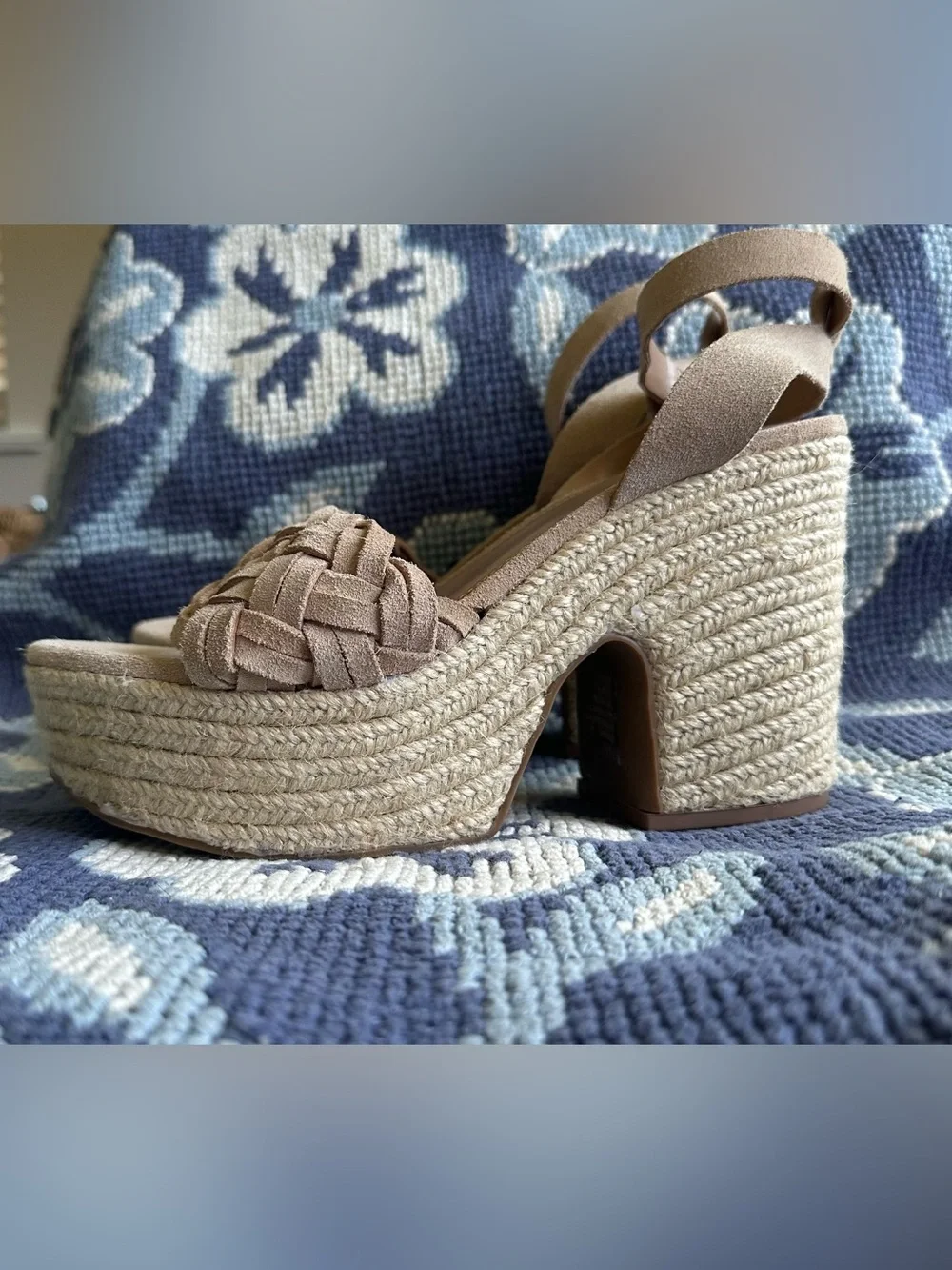 👡 Marc Fisher LTD Wlodivia Beige Suede Espadrille Platform Sandals 8.5M